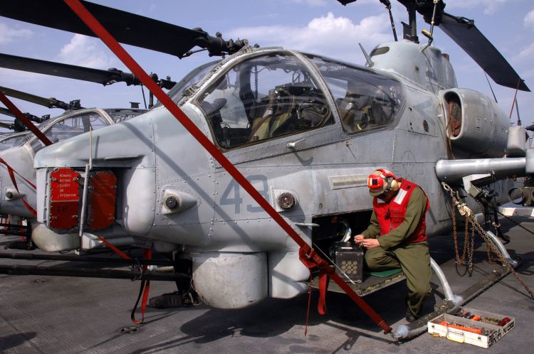 Image: USMC AH-1W Super Cobra Helicopter