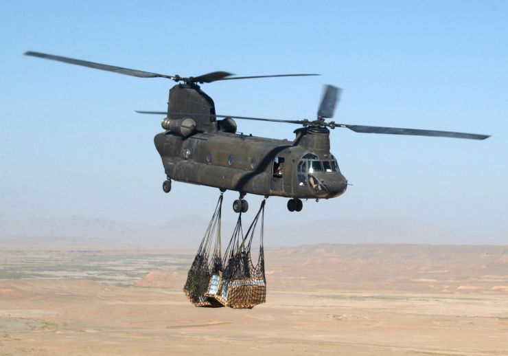 CH-47 Chinook helicopter